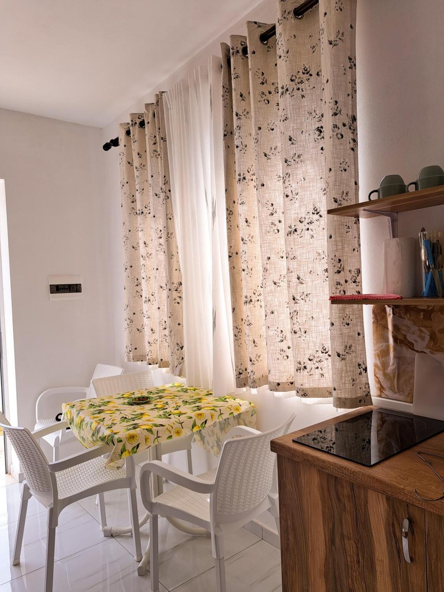 Troi Beach House Vlore Room photo